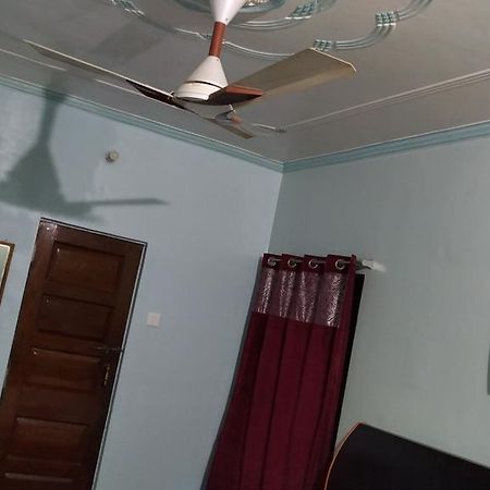 Hotel Sandeep Varanasi Exterior photo