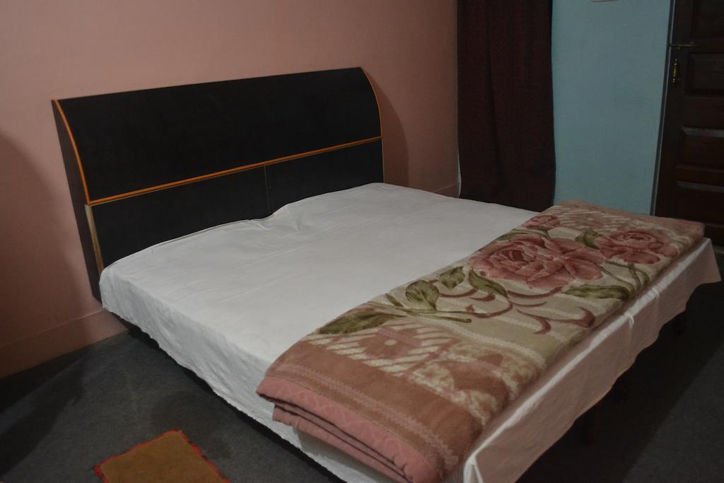 Hotel Sandeep Varanasi Exterior photo
